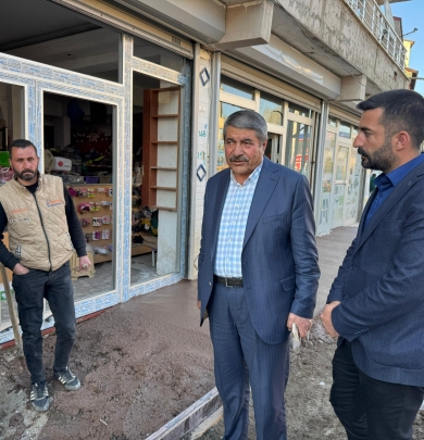 Patnos Belediyesi Gece Gündüz Çalışıyor: Recep Tayyip Erdoğan Caddesi Yenileniyor