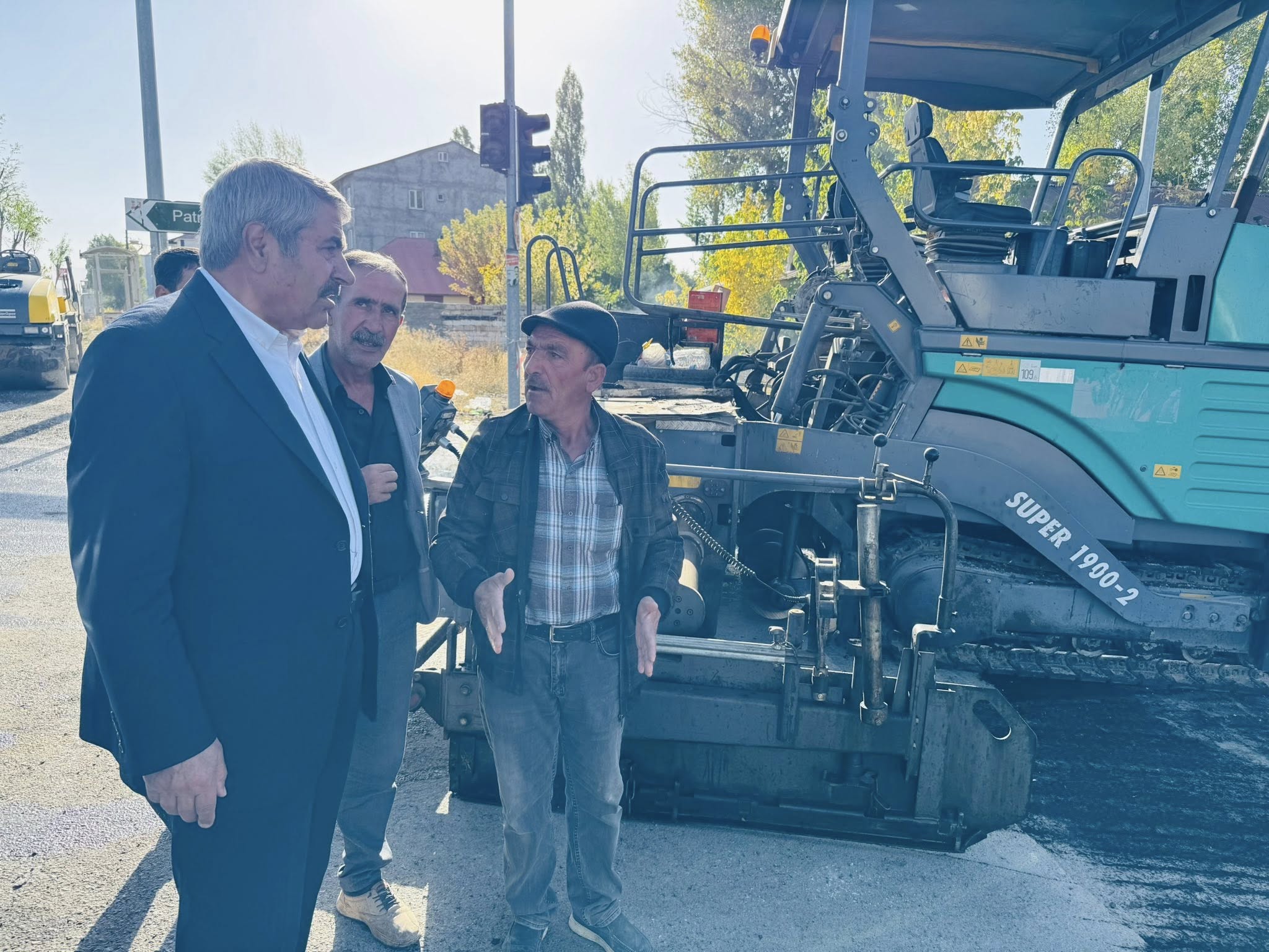 Yeni Bir Yolda Daha Asfalt Çalışmamızı Başlattık. ????Şehir Merkezi Mezarlık Yolu